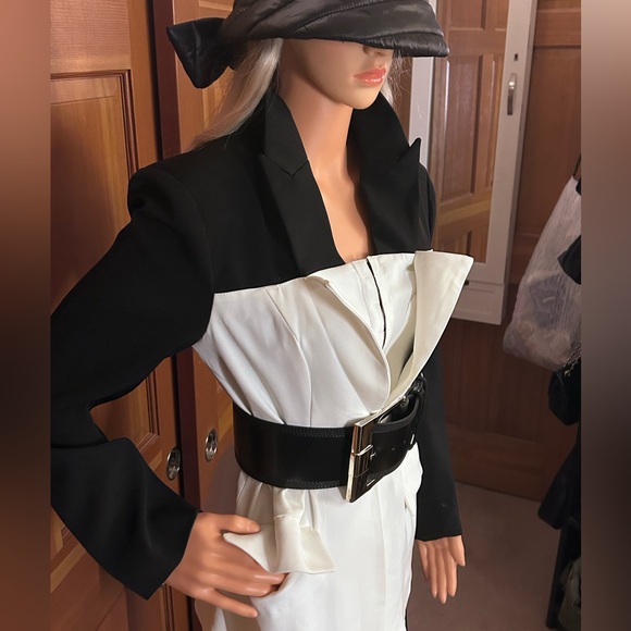 Notch Long Sleeve Straight Blazer - Picture 2 of 16